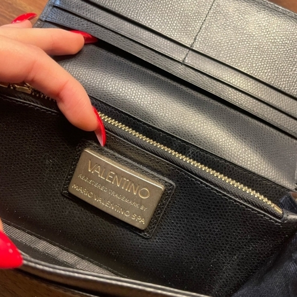 Valentino by Mario - Picture 2 of 5